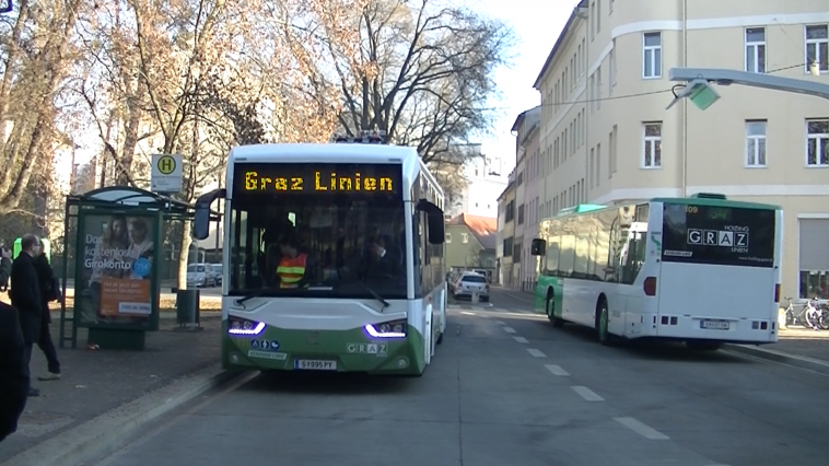 Elektrobus-Graz-Holding Graz-CRRC-Augarten-Park-2016-Ladestation