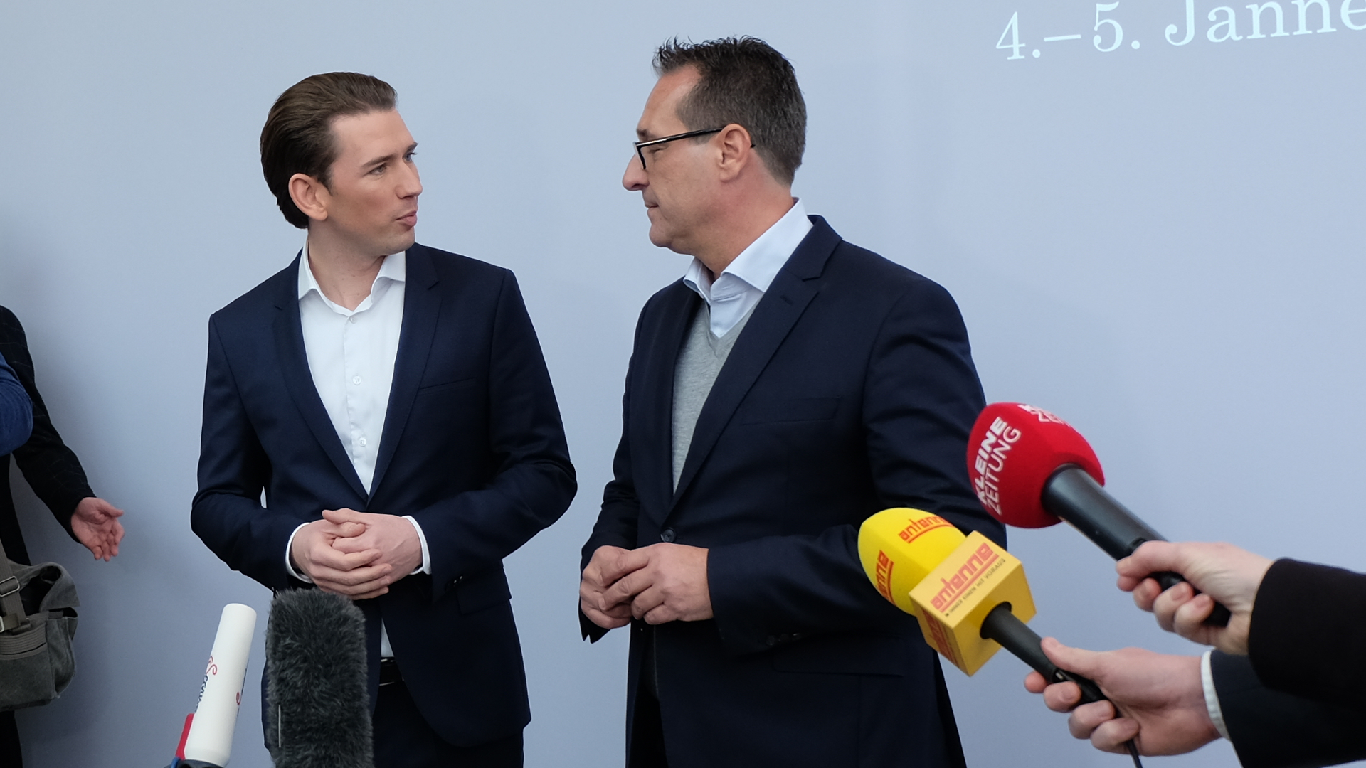 -Ausländer-Aprilscherz-Billigjobs-Kurz-Strache-Pressekonferenz-Seggau-Steiermark-Regierung-Aprilscherz