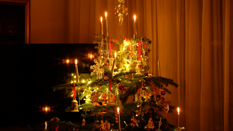 Weihnachten-Weihnachtsbaum-Christbaum-Feiern