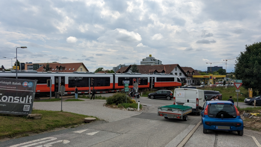 Suizid-S3-Schnellbahn-Raaba-Graz-Station-Bahnübergang